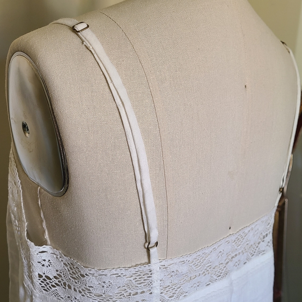 SWAPPED NWT Basic Linen Slip in White - Picture 7 of 13